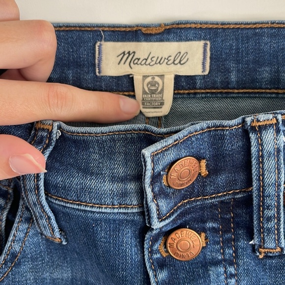 Madewell 10" High-Rise Skinny Crop Jeans: Button-Front TENCEL™ Denim Edition - Picture 2 of 7
